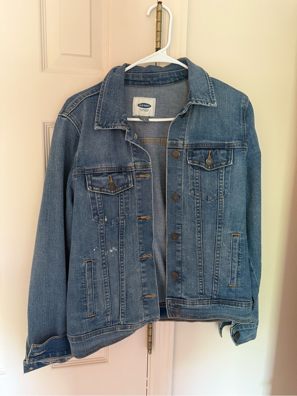 Old Navy Denim Jean Jacket in Medium Blue Wash